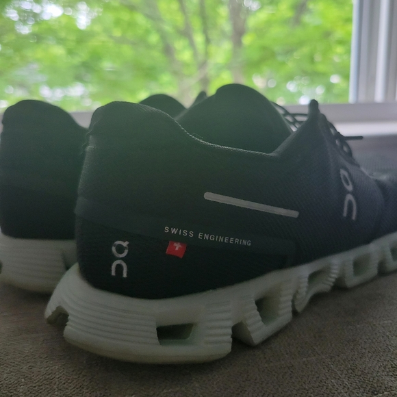 On Could 5 Sneakers - Picture 6 of 6